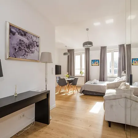 Apartment Centre Piekna Street Warschau